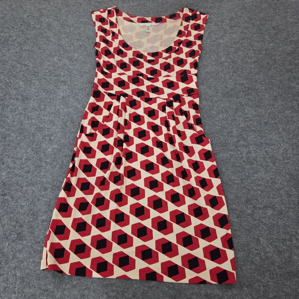 Diane Von Furstenberg  DVF Dress Size 2 Red 100% Silk  Red & Black Taran Pockets